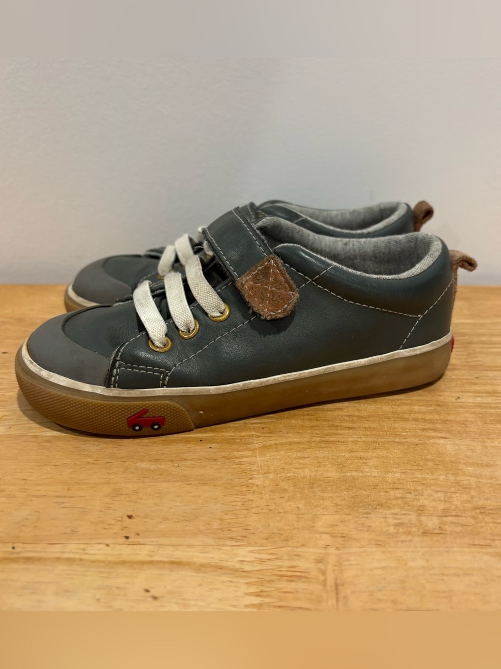 See Kai Run Stevie Leather Shoes Size 11.5